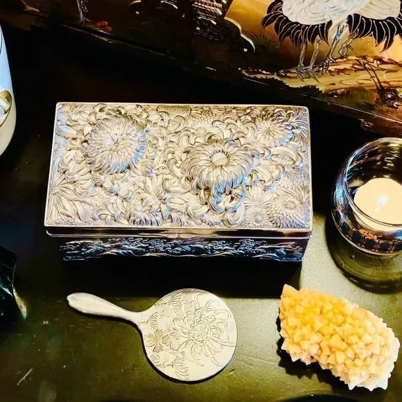 ♥️ Japanese Meiji Silver Chrysanthemum Box High Relief Repoussé Antique